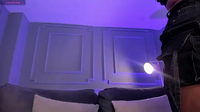 AmbarJames  online show from 2, 2, 2026