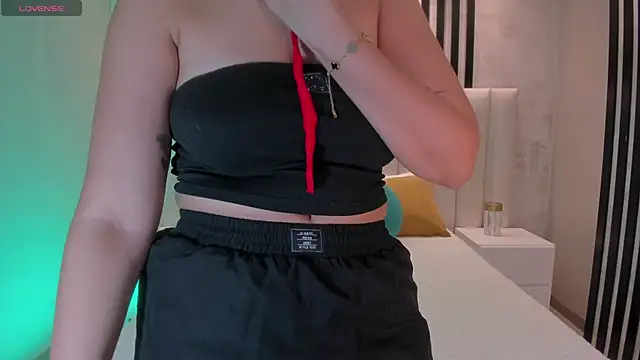 AmbarJames  online show from 10, 2, 2026