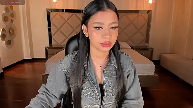 SophieHouston  online show from 22, 4, 2026