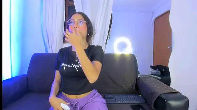 Akira Hime online show from 19, 10, 2025