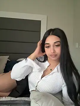 LilMisIndianx online show from 17, 12, 2025