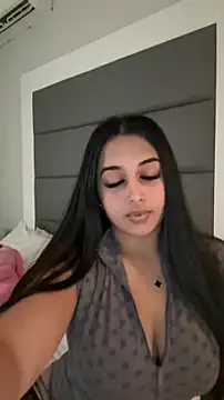 LilMisIndianx online show from 13, 3, 2026