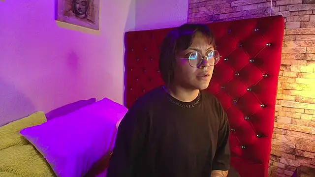 Victoria Thompson1 online show from 18, 10, 2025