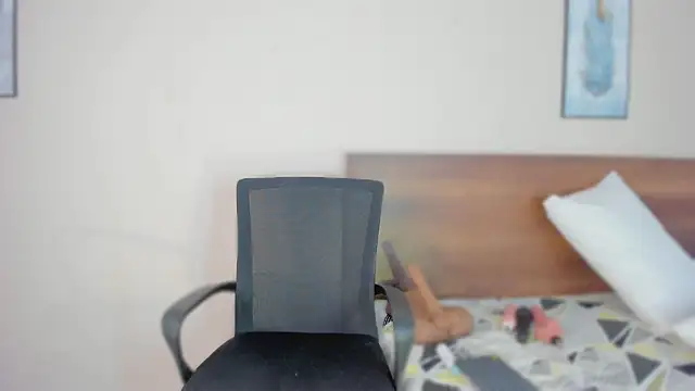 Niicol Jenner online show from 9, 2, 2026