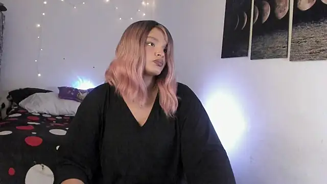 chloe kisses online show from 11, 5, 2026