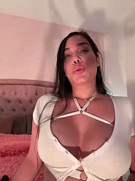 Snapshot of Bella__Wood chatting on 21, 9, 2025 Bella Wood online show from 21, 9, 2025