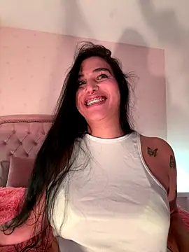 Snapshot of Bella__Wood chatting on 26, 9, 2025 Bella Wood online show from 26, 9, 2025