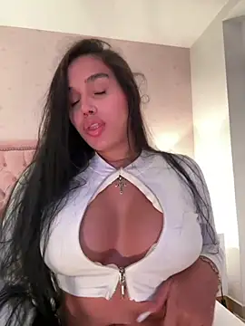 Snapshot of Bella__Wood chatting on 30, 6, 2026 Bella Wood online show from 30, 6, 2026