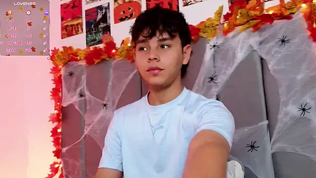 Snapshot of nico_leroy chatting on 17, 10, 2025 nico leroy online show from 17, 10, 2025