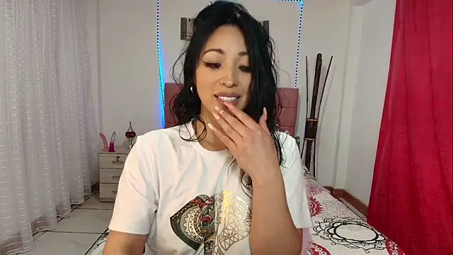 Snapshot of hannagomez_24 chatting on 13, 9, 2025 hannagomez 24 online show from 13, 9, 2025