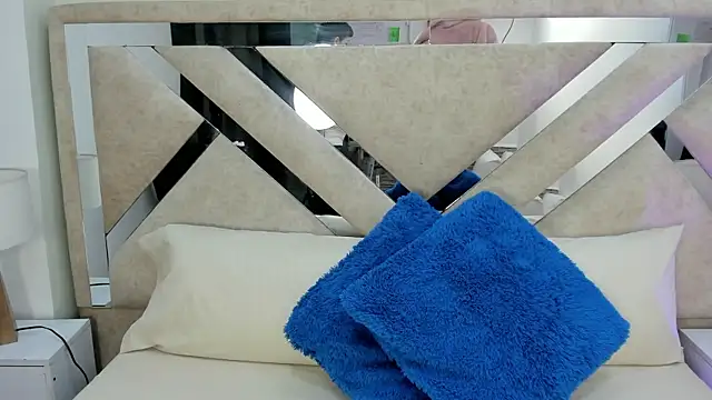 ximena vasquez8 online show from 6, 1, 2026