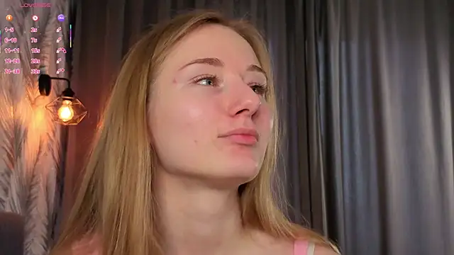 Snapshot of ElvinaRose chatting on 17, 7, 2026 ElvinaRose online show from 17, 7, 2026