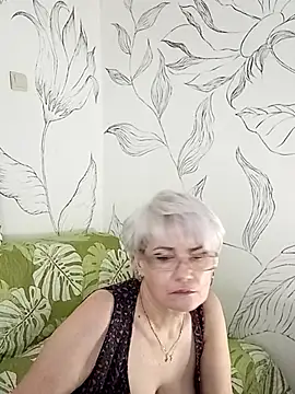 Snapshot of Catty_Lady chatting on 17, 9, 2025 Catty Lady online show from 17, 9, 2025