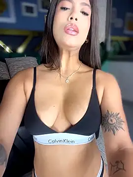 Snapshot of OneInAMillionXXX chatting on 5, 5, 2026 OneInAMillionXXX online show from 5, 5, 2026