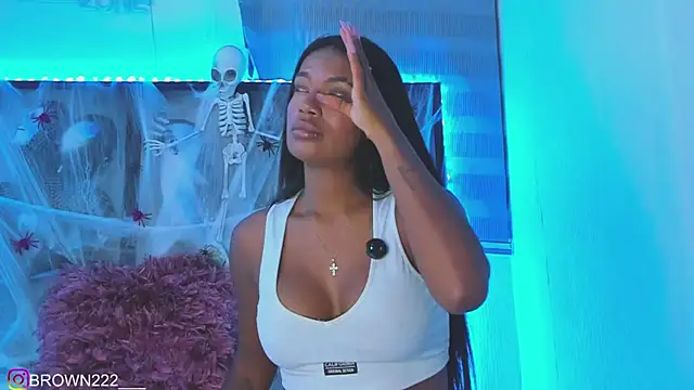  naomibrown  online show from 13, 10, 2025