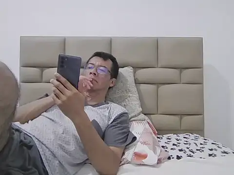 skinnylatino51 online show from 14, 2, 2026