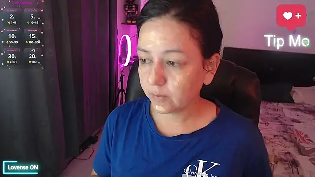 Abbyjoness21 online show from 6, 11, 2025