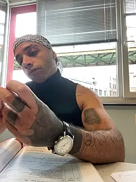 Snapshot of 1Richrichard1 chatting on 9, 7, 2026 1Richrichard1 online show from 9, 7, 2026
