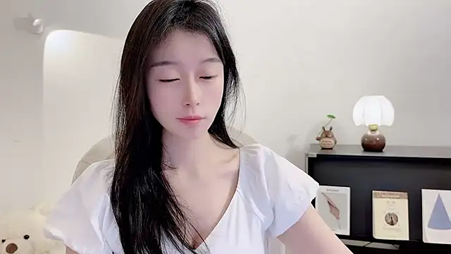 Onechestnut online show from 20, 11, 2025