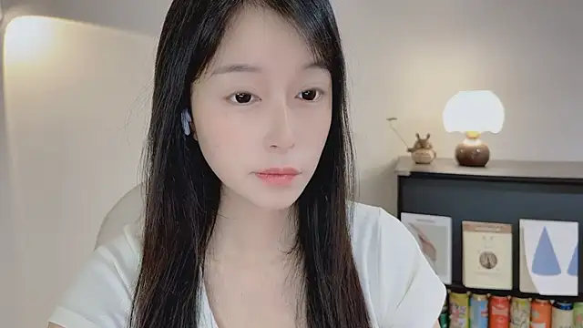 Onechestnut online show from 15, 4, 2026