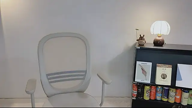 Onechestnut online show from 22, 4, 2026