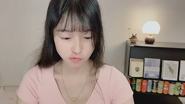Snapshot of Onechestnut chatting on 27, 5, 2026 Onechestnut online show from 27, 5, 2026
