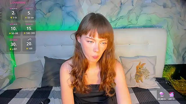 Snapshot of LolaMeddisson chatting on 10, 10, 2025 LolaMeddisson online show from 10, 10, 2025