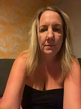 X-Victoria-X online show from 14, 9, 2025