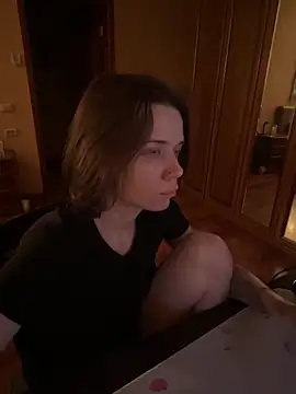 Snapshot of enchanting_chloe chatting on 8, 11, 2025 enchanting chloe online show from 8, 11, 2025