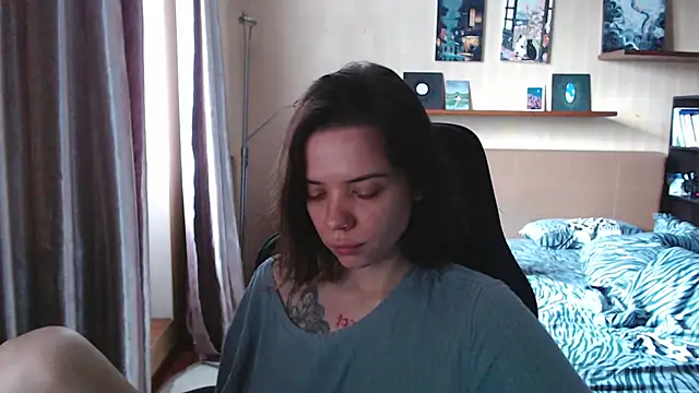 Snapshot of enchanting_chloe chatting on 4, 12, 2025 enchanting chloe online show from 4, 12, 2025