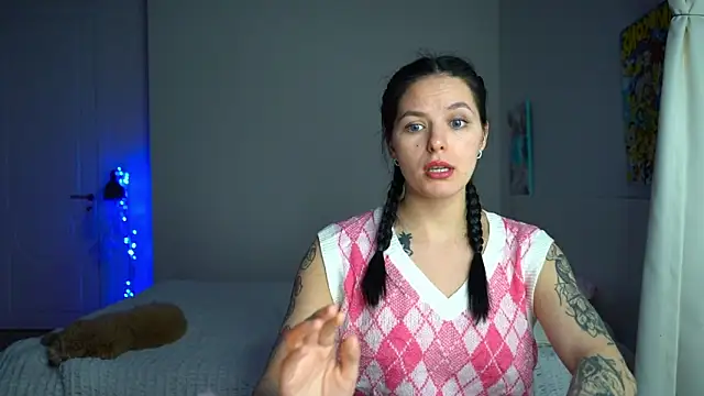 EwelynScott online show from 14, 12, 2025