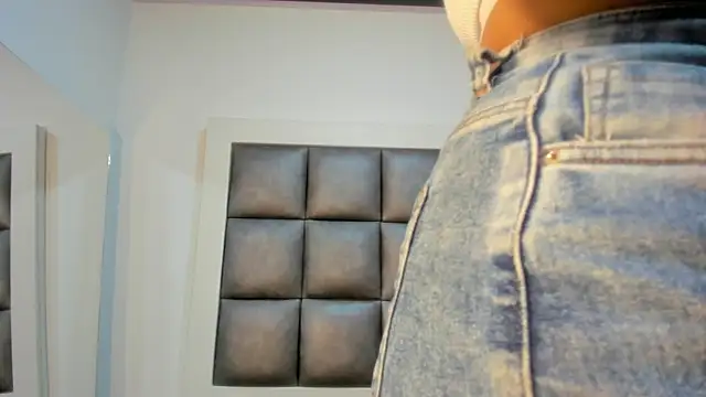 Snapshot of Mia_lopez__ chatting on 18, 9, 2025 Mia lopez online show from 18, 9, 2025