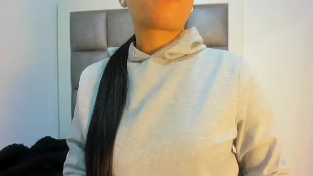 Snapshot of Mia_lopez__ chatting on 17, 10, 2025 Mia lopez online show from 17, 10, 2025