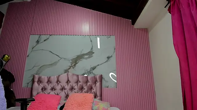 Snapshot of Mindy_19 chatting on 8, 11, 2025 Mindy 19 online show from 8, 11, 2025