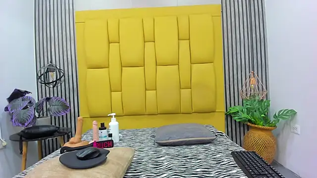 bryonycutee online show from 28, 10, 2025