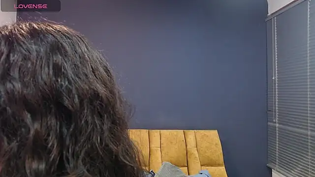 KendraaSimons online show from 4, 4, 2026