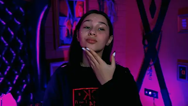 KimClarks  online show from 14, 10, 2025