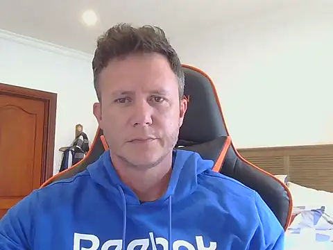 Snapshot of TroyDieselXXX chatting on 4, 11, 2025 TroyDieselXXX online show from 4, 11, 2025