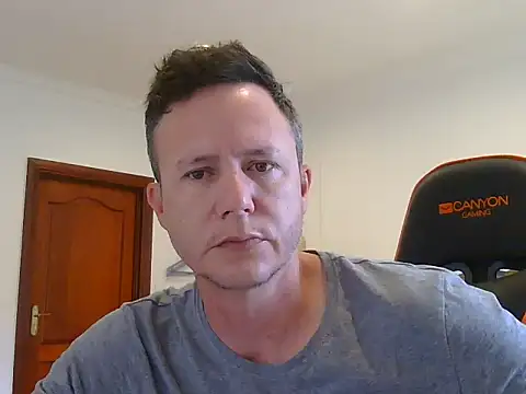 Snapshot of TroyDieselXXX chatting on 18, 4, 2026 TroyDieselXXX online show from 18, 4, 2026