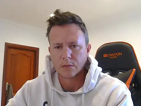 Snapshot of TroyDieselXXX chatting on 19, 4, 2026 TroyDieselXXX online show from 19, 4, 2026