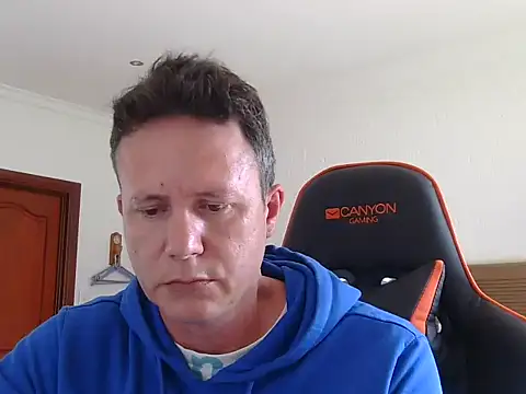 Snapshot of TroyDieselXXX chatting on 23, 4, 2026 TroyDieselXXX online show from 23, 4, 2026