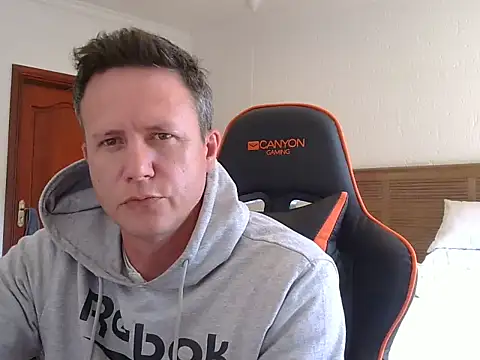 Snapshot of TroyDieselXXX chatting on 1, 6, 2026 TroyDieselXXX online show from 1, 6, 2026