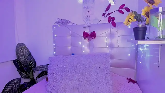 Anna Blade  online show from 20, 12, 2025