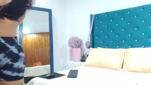 Snapshot of KimScarleth chatting on 25, 9, 2025 KimScarleth online show from 25, 9, 2025