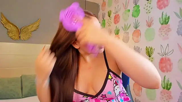 kitty sweeety  online show from 9, 10, 2025