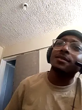 Snapshot of The_DonDadda chatting on 17, 10, 2025 The DonDadda online show from 17, 10, 2025