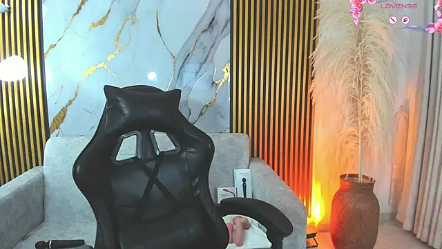 Snapshot of KrystalEvans chatting on 19, 9, 2025 KrystalEvans online show from 19, 9, 2025