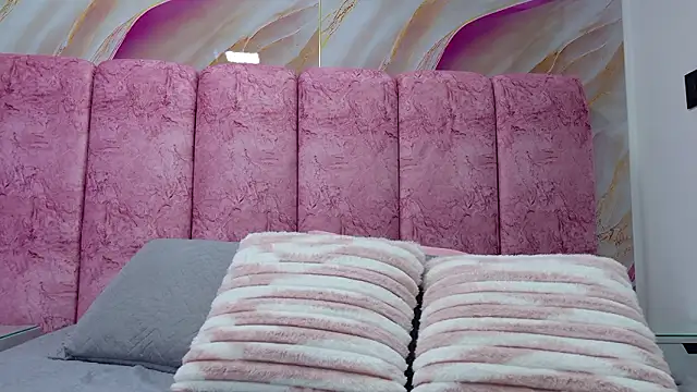 emmacurvy online show from 19, 3, 2026