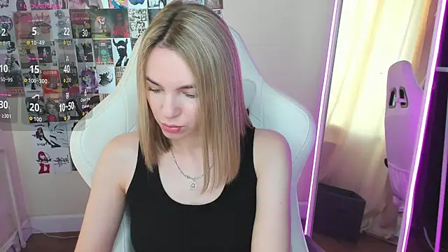 Snapshot of NessaDiazz chatting on 26, 9, 2025 NessaDiazz online show from 26, 9, 2025