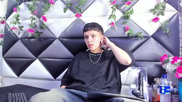 Megan Thompson  online show from 20, 12, 2025